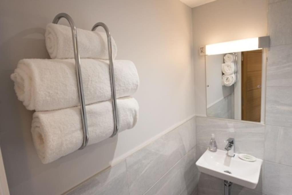 Beautiful, Spacious 1 Bed Flat Brentwood Esterno foto