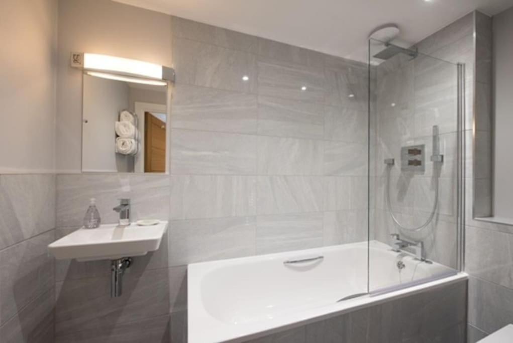 Beautiful, Spacious 1 Bed Flat Brentwood Esterno foto