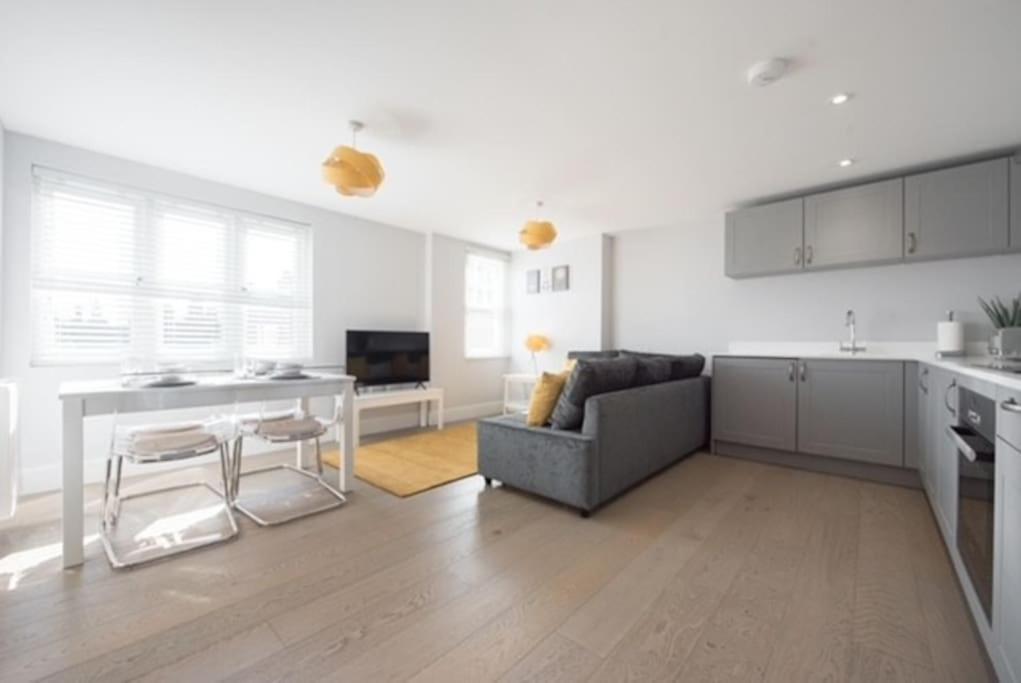 Beautiful, Spacious 1 Bed Flat Brentwood Esterno foto