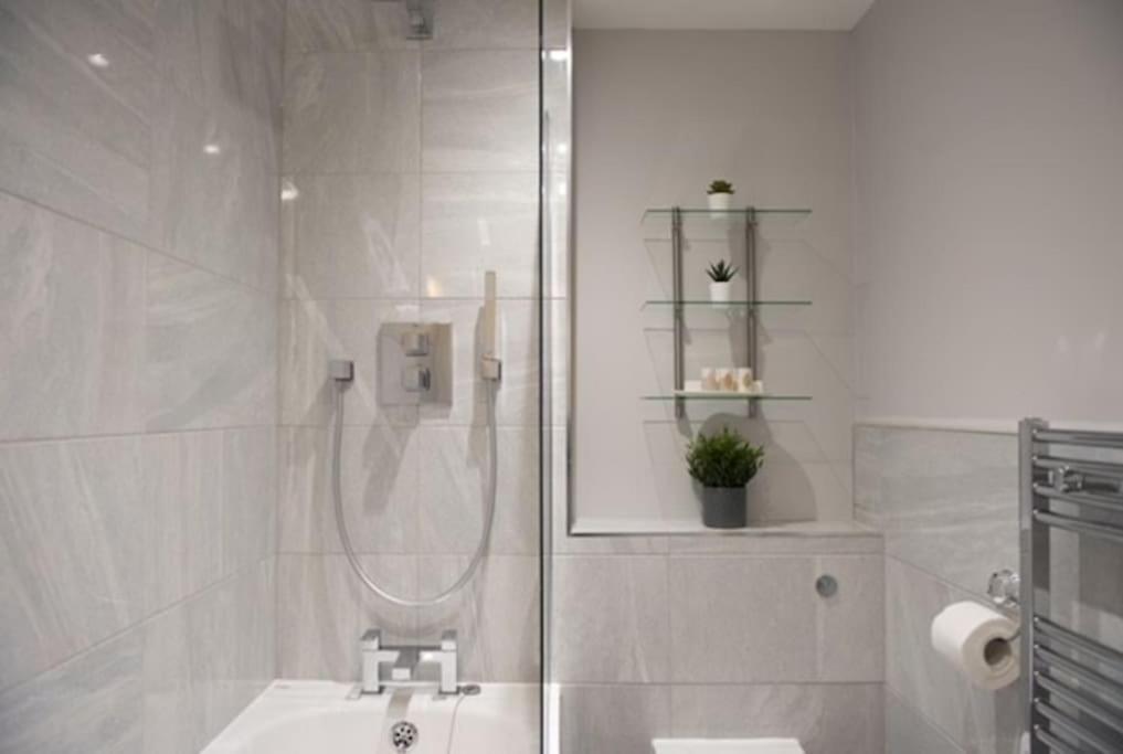Beautiful, Spacious 1 Bed Flat Brentwood Esterno foto