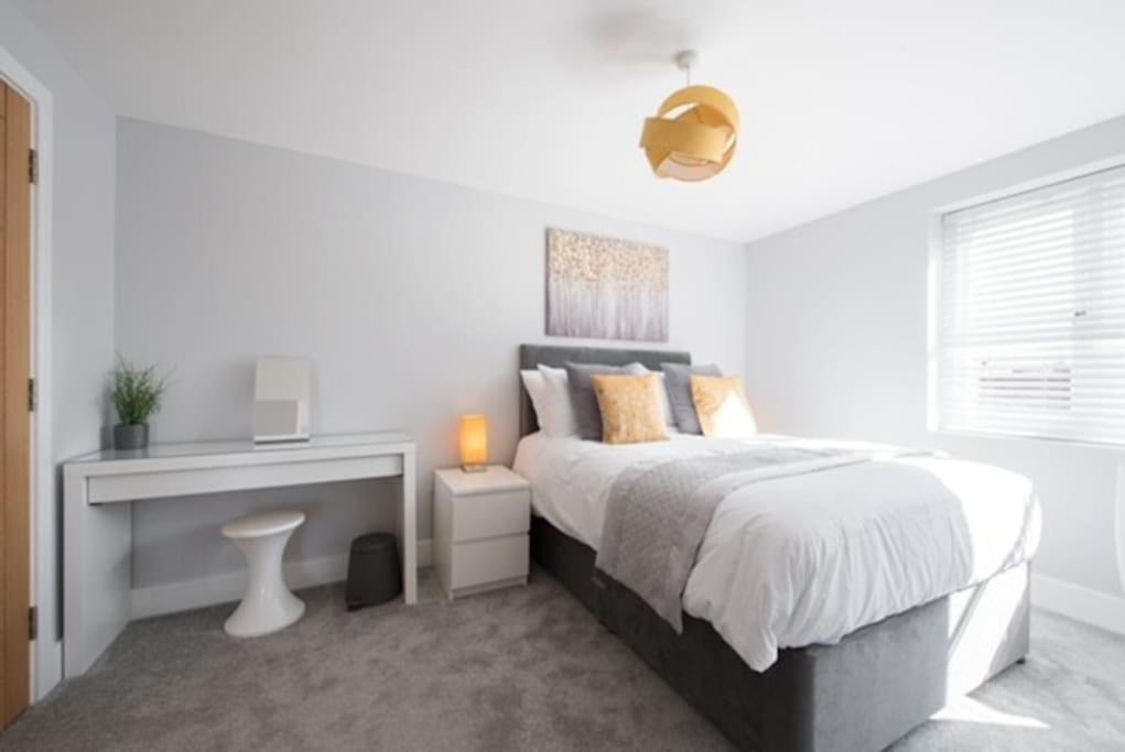 Beautiful, Spacious 1 Bed Flat Brentwood Esterno foto