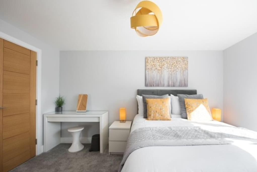 Beautiful, Spacious 1 Bed Flat Brentwood Esterno foto